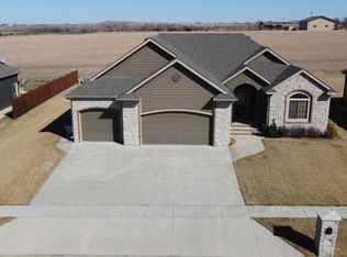 2319 Sunset Ridge Dr, Salina, KS 67401