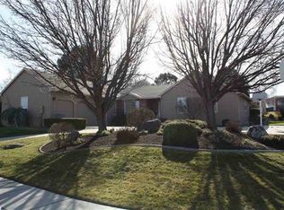 115 Hills West Way, Richland, WA 99352