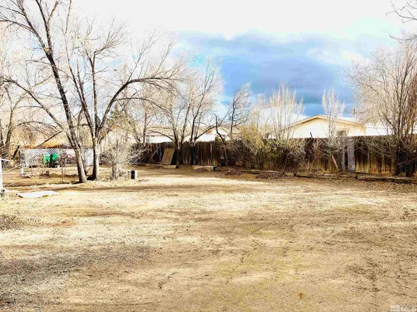 5639 Pearl Dr, Sun Valley, NV 89433