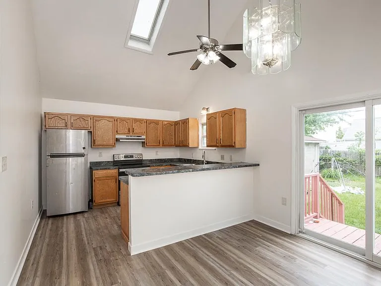 18619 Arrowhead Ave — Photo 10