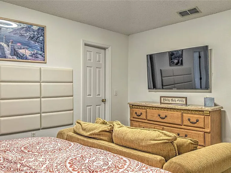 3087 Barbados Ln — Photo 10