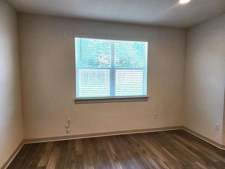 1041 Winnsboro Loop — Photo 11