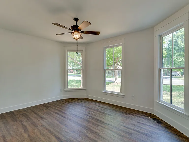 223 Walnut Ln — Photo 28