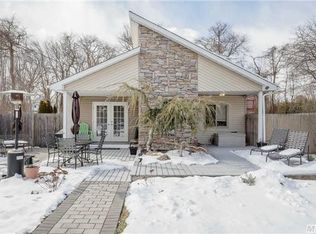 350 Vanderbilt Blvd, Oakdale, NY 11769