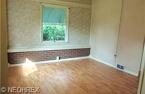 4th image of 225 Garfield Dr NE