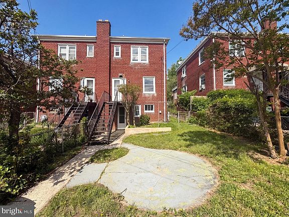 5th image of 5051 12th St NE