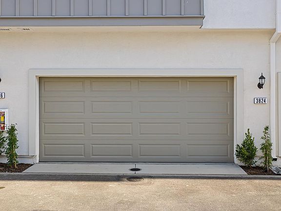 2nd image of 3824-3824A Norbridge Ave