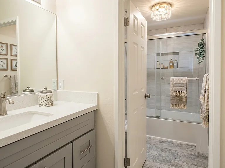 6642 Western Ave #4 — Photo 3