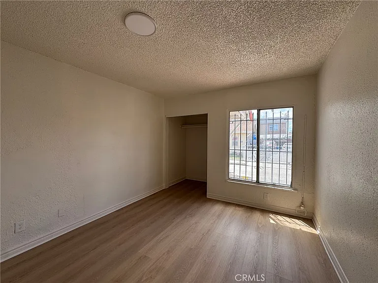 8220 Wall St — Photo 12