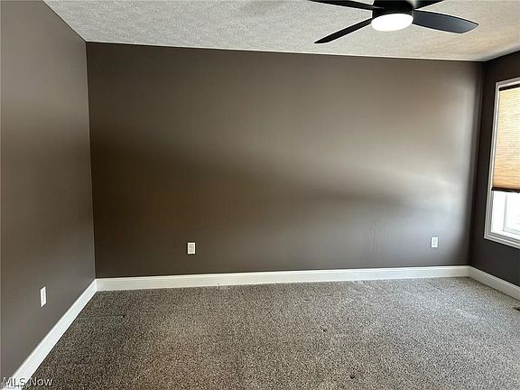 5th image of 937 Crockett Cir