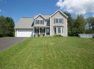 10 Thyme Cir, Rexford, NY 12148