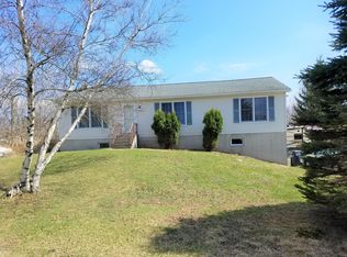 212 Candle Dr, Blakeslee, PA 18610