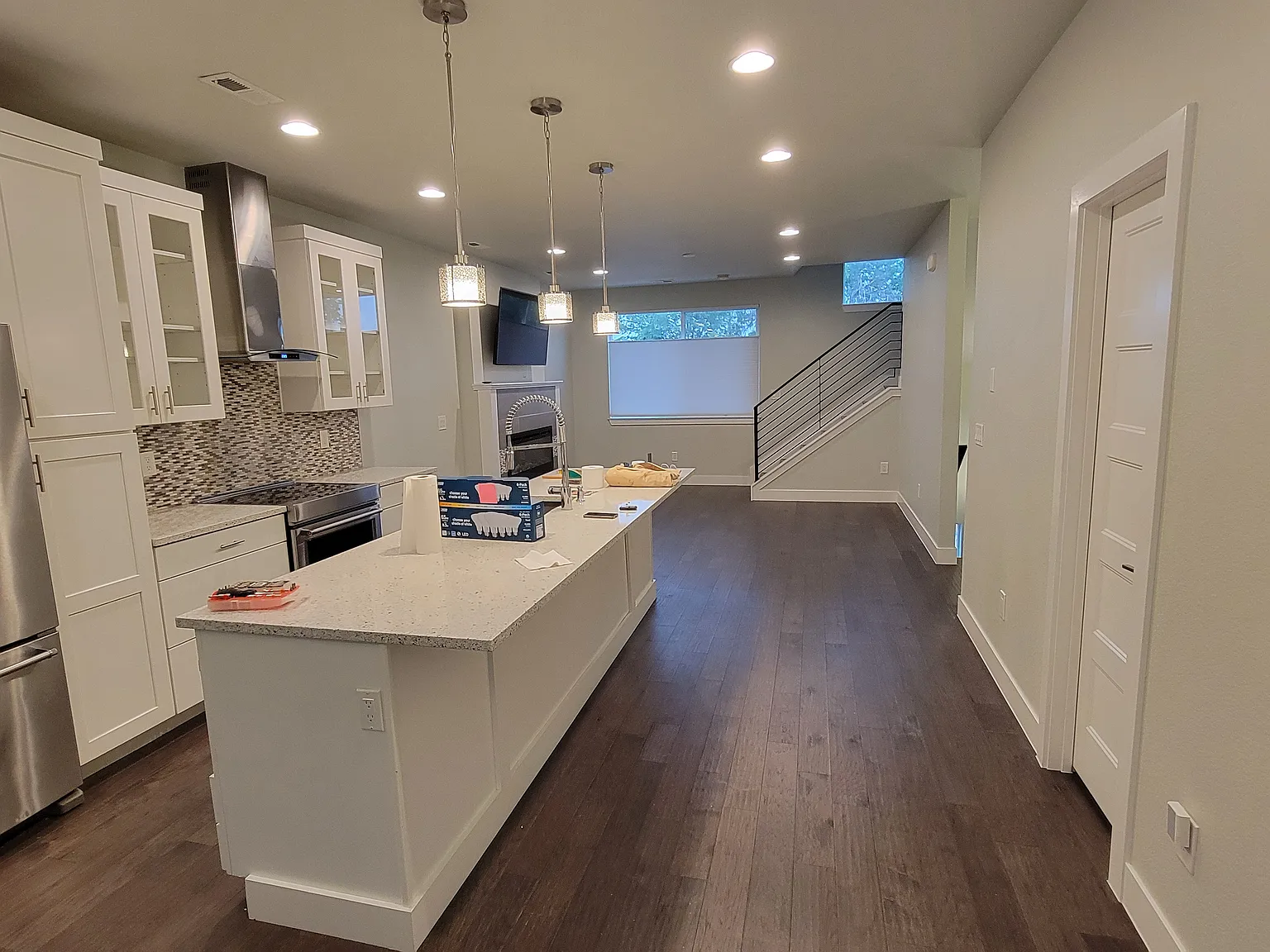 3 bed, 3.5 bath, 1580 sqft, $2,500 — Photo 2
