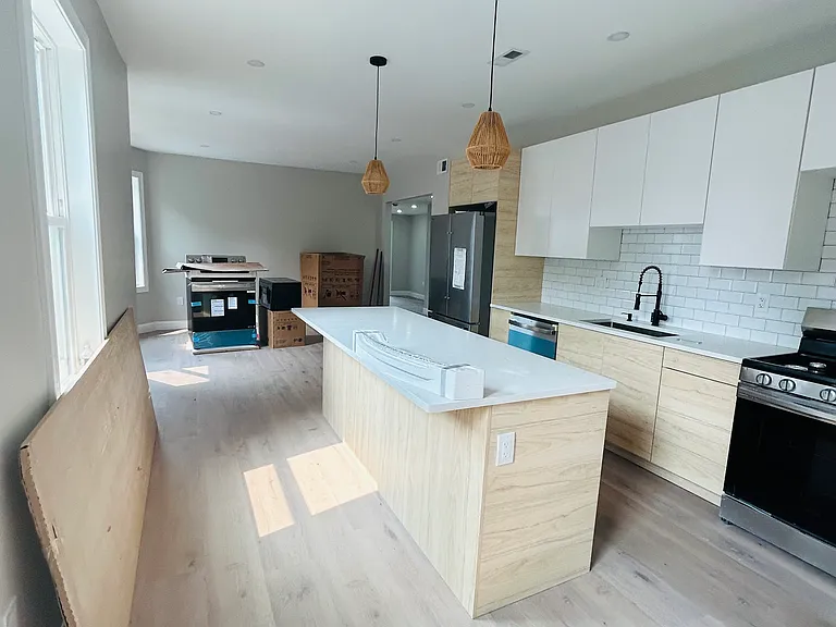 9 Dennison St #2 — Photo 4