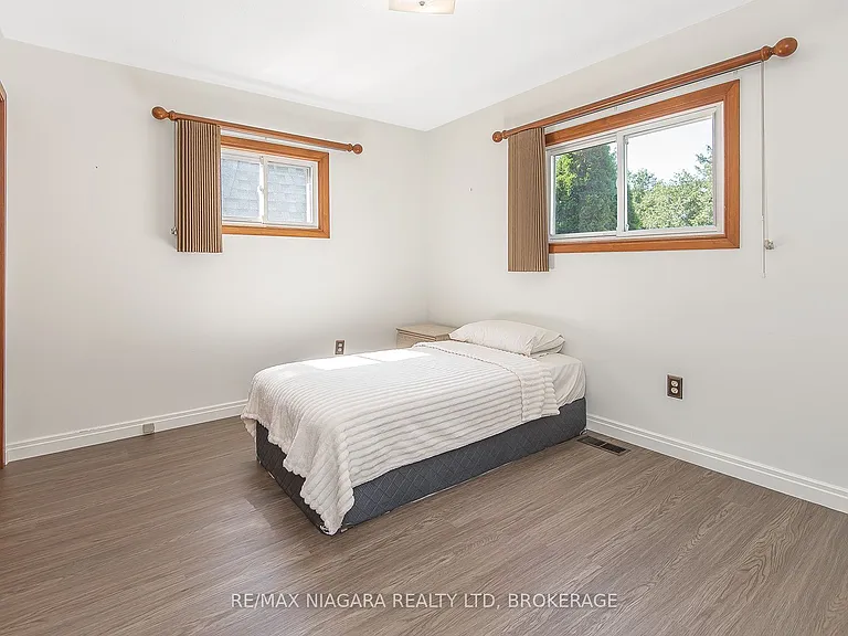 129 Adelaide St — Photo 5