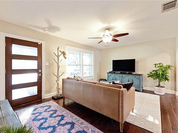 4th image of 1602 Glenvalley Dr