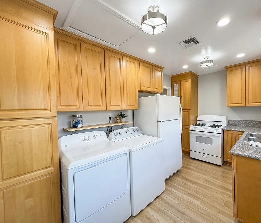 1 bed, 700 sqft, $2,450 — Photo 3