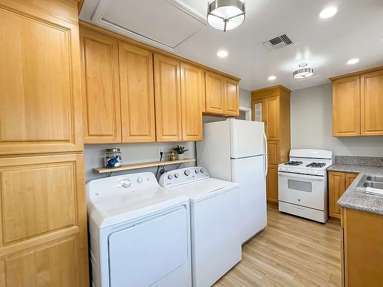 4503 Castle Ln — Photo 3
