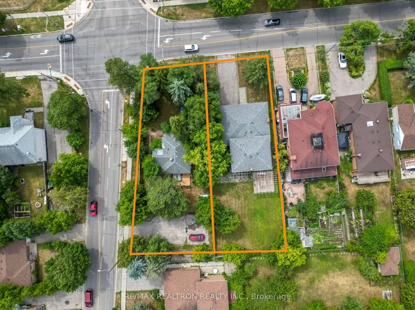 114 Weldrick Rd W, Richmond Hill, ON L4C 3V1