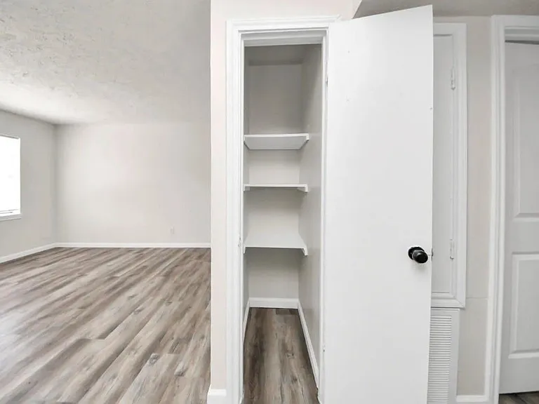 2110 Melbourne St #12 — Photo 8