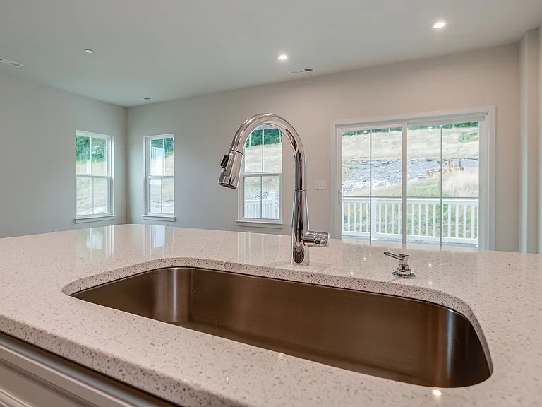 1041 Mountain View Dr — Photo 8