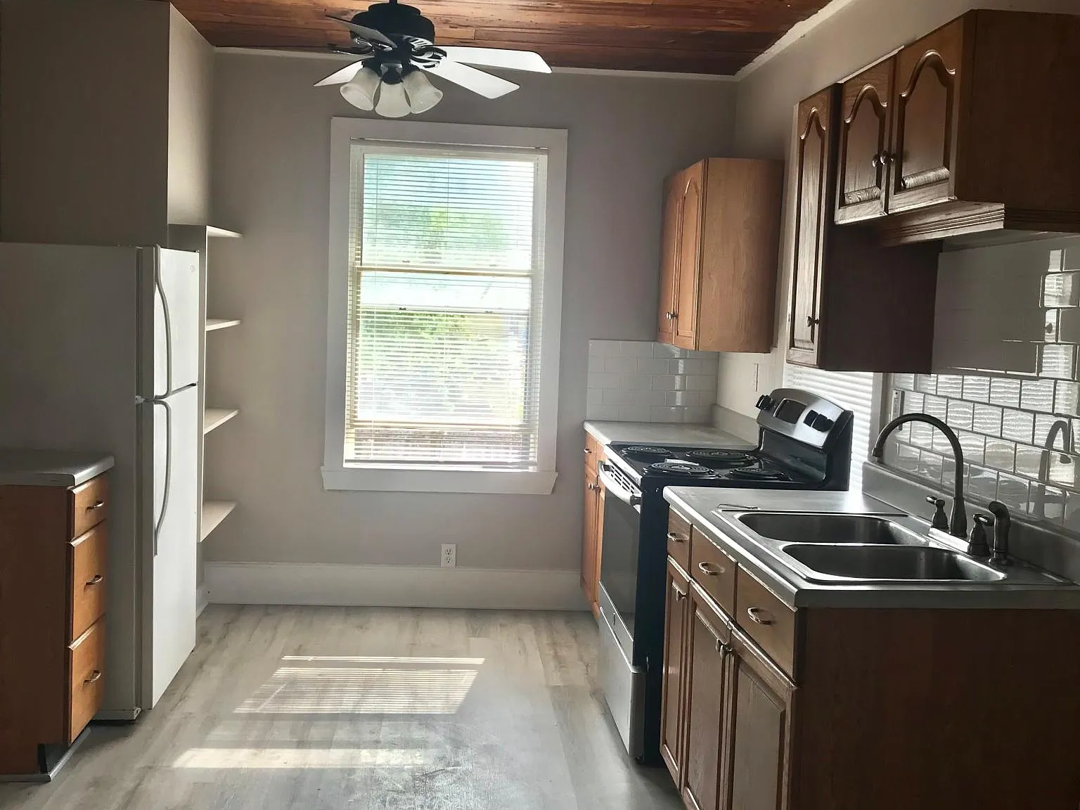 2210 Avenue P — Photo 4