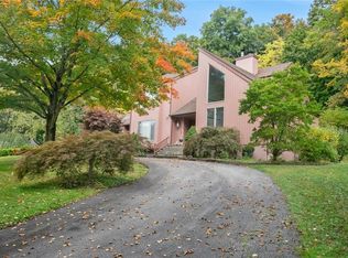 27 Pheasant Run Rd, Pleasantville, NY 10570