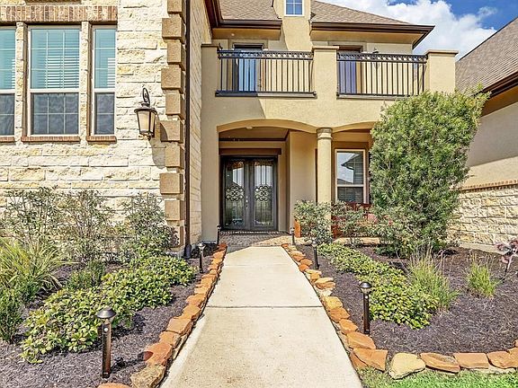 3rd image of 908 Gadston Park Ln