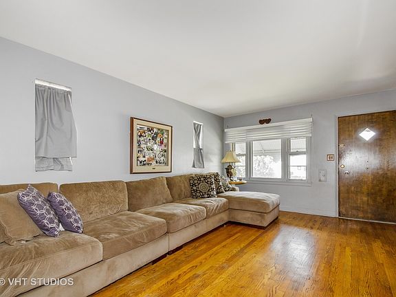 2nd image of 4715 N Oconto Ave