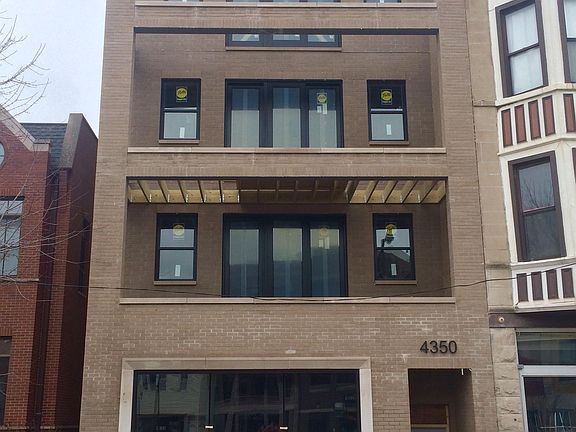 3rd image of 4350 N Leavitt St #2