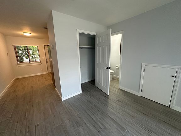 4th image of 2534 Waters Edge Dr