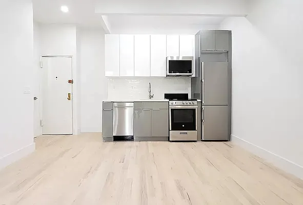 Rented by REAL New York | media 2