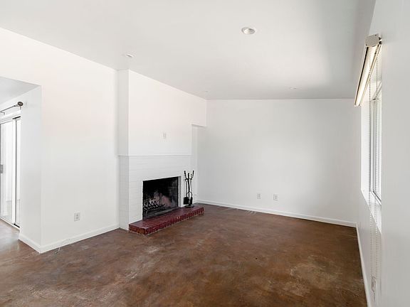2nd image of 636 E Waverly St Unit 1