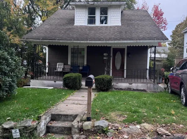 7 Clay Ave, Carbondale, PA 18407