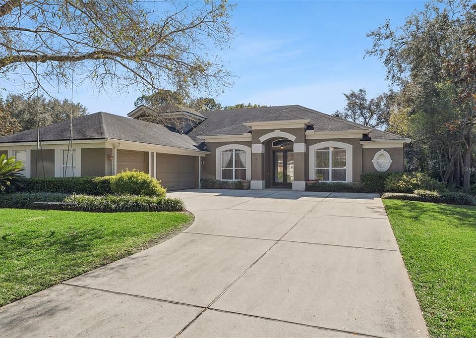 1st image of 405 Almeria Ct