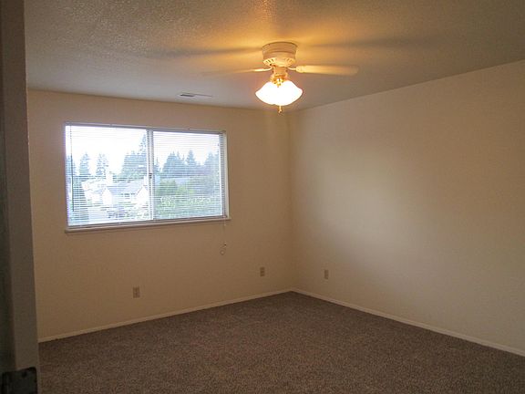2nd image of 13516 NE 77th St