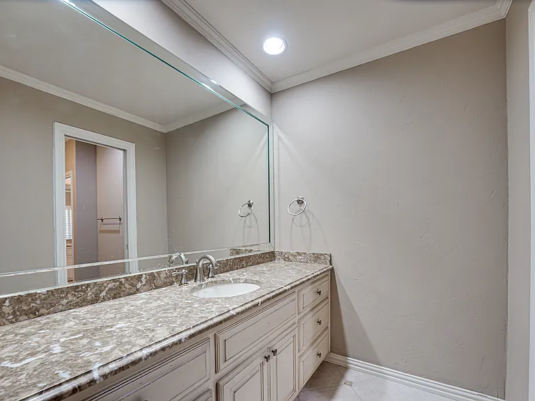 5004 Castle Creek Ct — Photo 24
