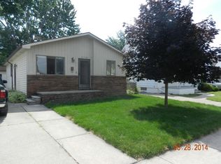 21760 Cushing Ave, Eastpointe, MI 48021