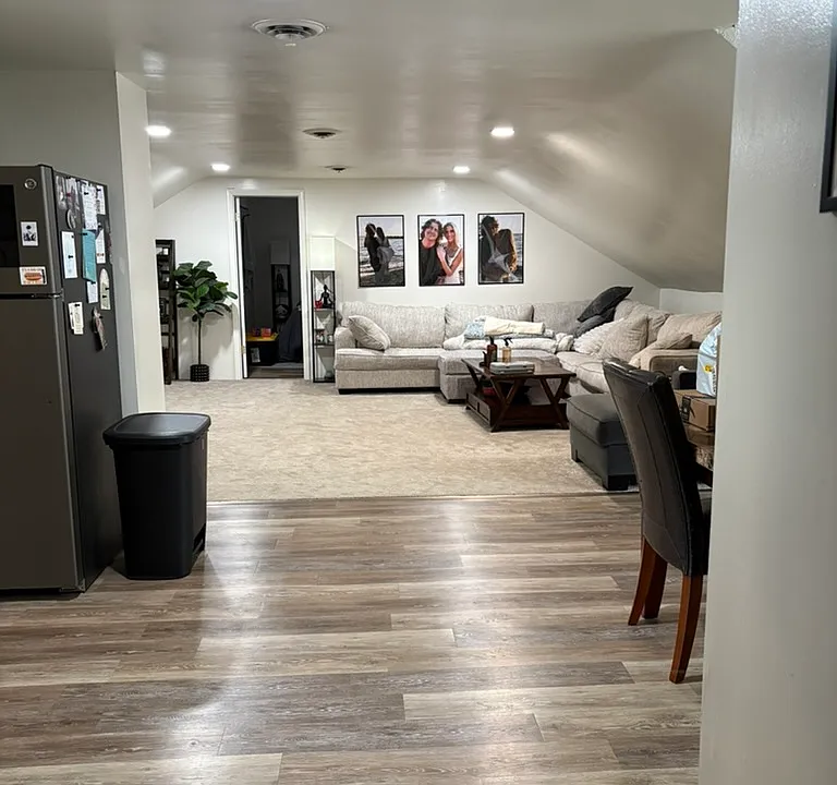 494 Center Ave #6