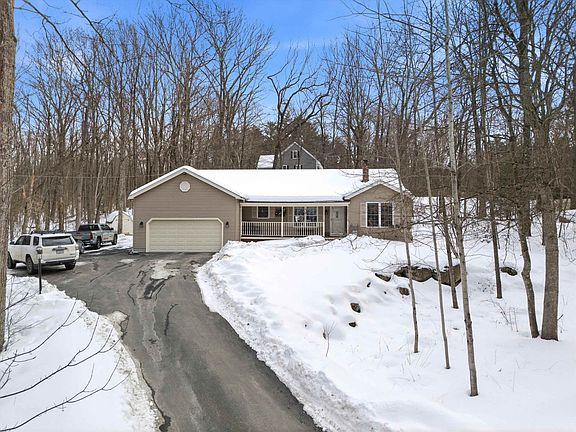 5th image of 15 Grey Rock Road