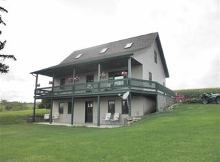 1462 Paint Creek Dr, Waterville, IA 52170