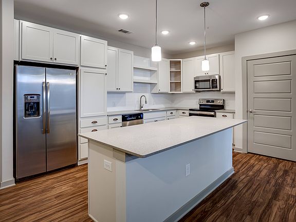 3rd image of 1009 N Caldwell St #1313
