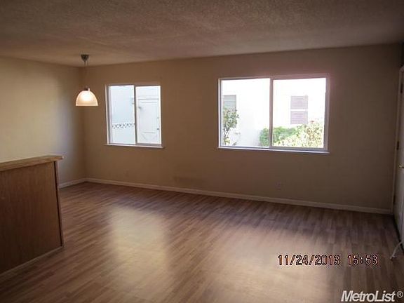 3rd image of 9009 Casals St