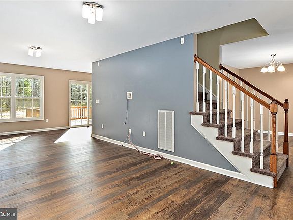 3rd image of 5959 Deer Creek Dr