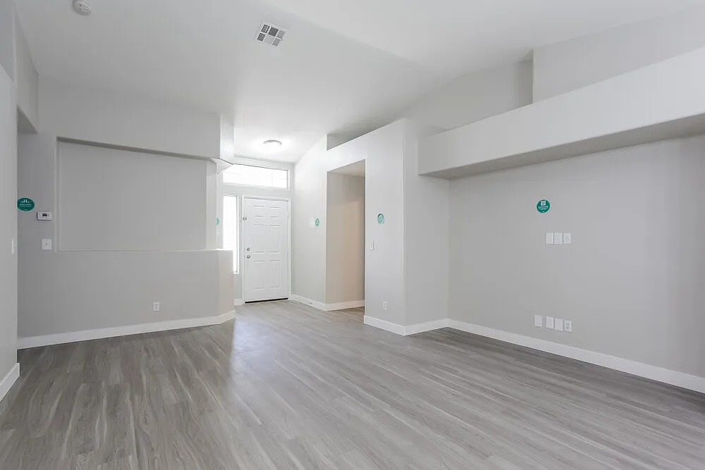 3 bed, 2.0 bath, 1272 sqft, $2,020 — Photo 4
