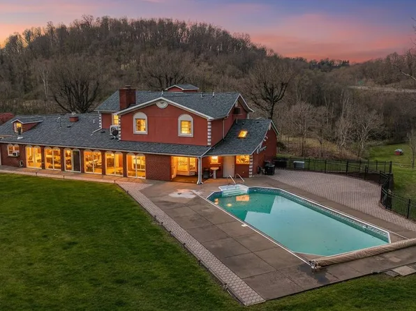 182 Scratchers Run Rd, Fairmont, WV 26554