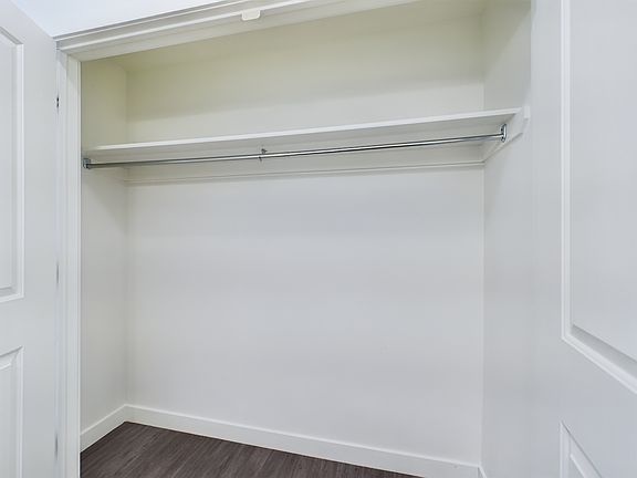 4th image of 251 W 12th St #208