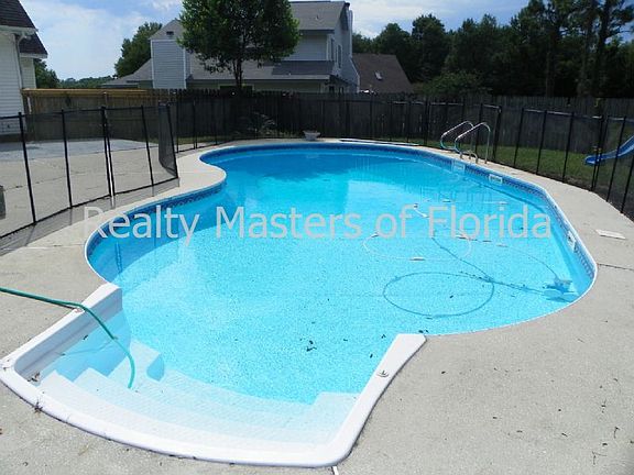 3rd image of 2371 Inverness Dr