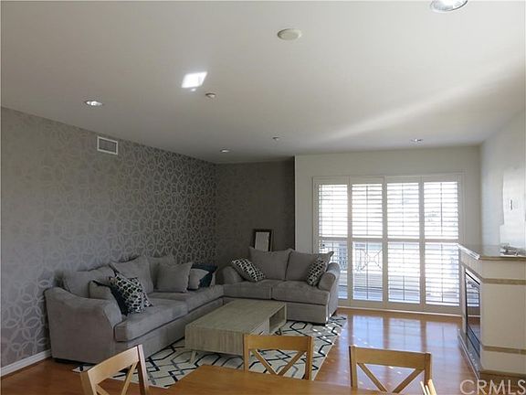 5th image of 320 S Willaman Dr APT 403