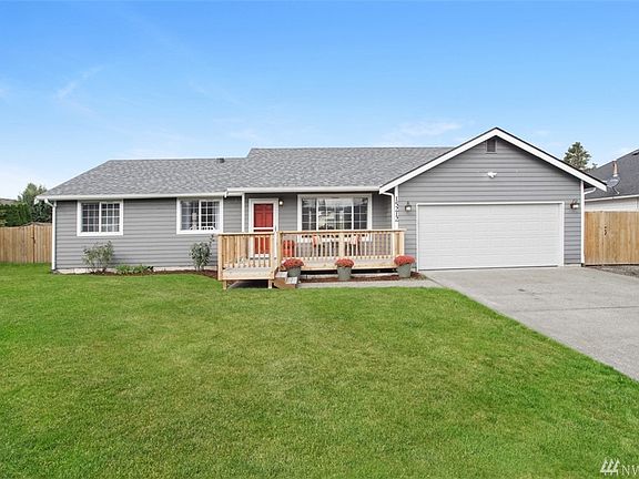 Welcome home to this Immaculate Rambler, located in downtown Sumner on a quiet hidden cul-de-sac 